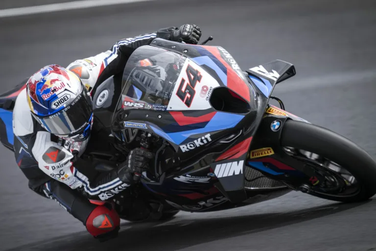 Razgatlıoğlu elesett a Superbike-teszten, a motor a lassú tempó ellenére is összetört