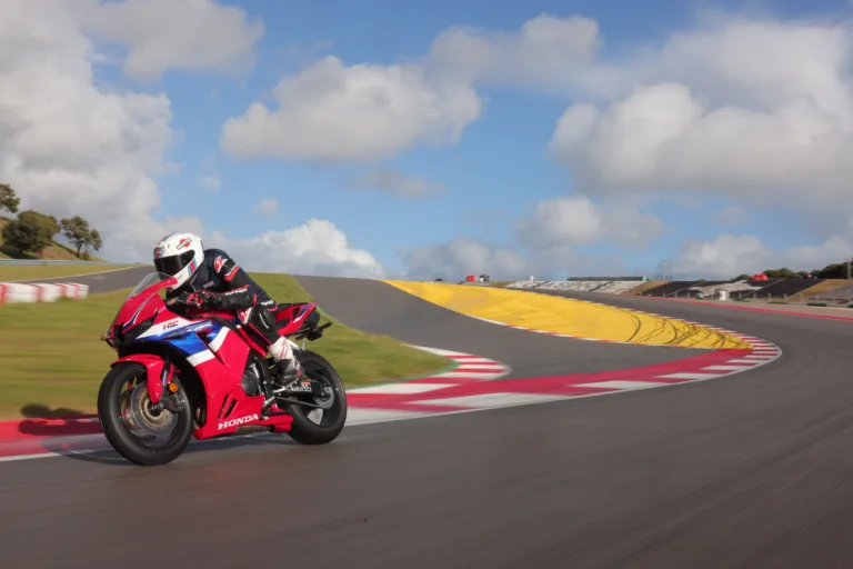 Dicső múlt és fényes jövő – Honda CBR 600 RR- és CBR 1000 RR-R SP-teszt