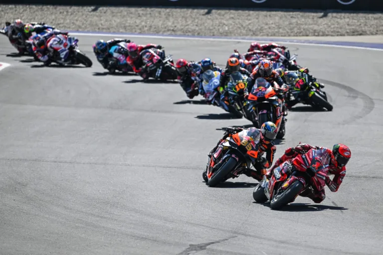 Jöhet a közös „szupernagydíj”, miután egy kézbe került a MotoGP és a Forma–1?