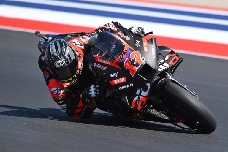 Viñales újabb sprintet nyert, Acosta Marc Márquez megtámadása után bukta el a harmadik helyet