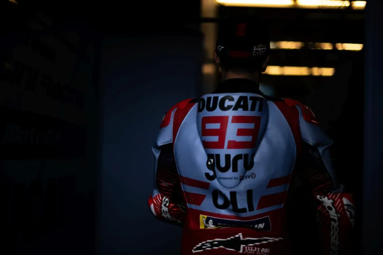 Marc Márquez mindenképpen győzni akart, de ennek megint bukás lett a vége