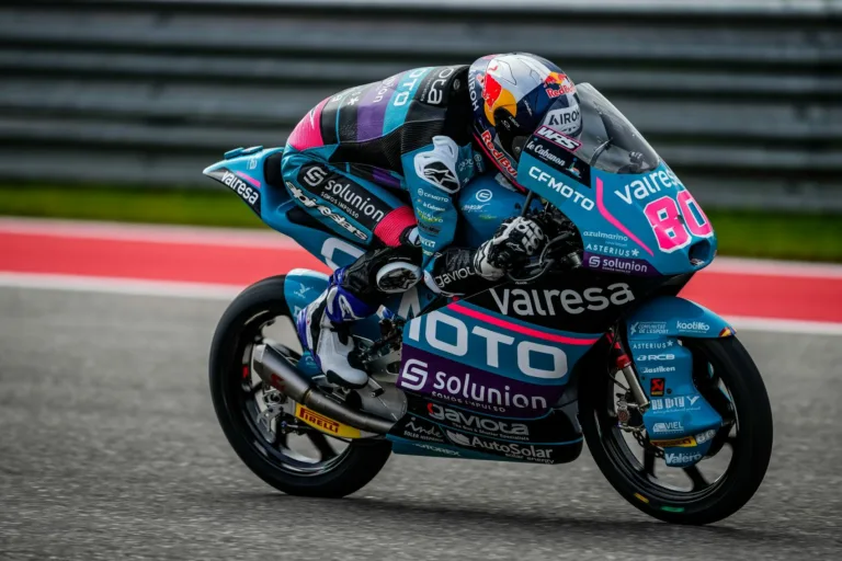 Nem volt ellenfele Alonsónak a drámai esésekkel tarkított austini Moto3-as futamon