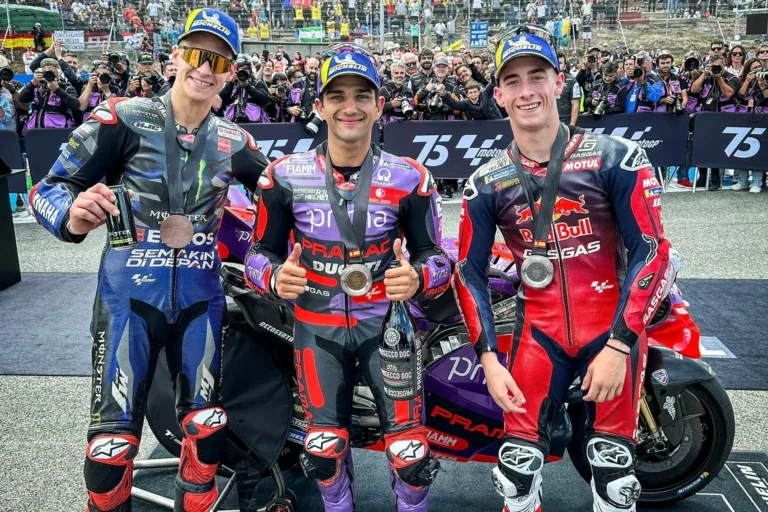 Martín győzött, Quartararo húsz helyet javított, de Acosta vitte el a show-t a jerezi közönségnél