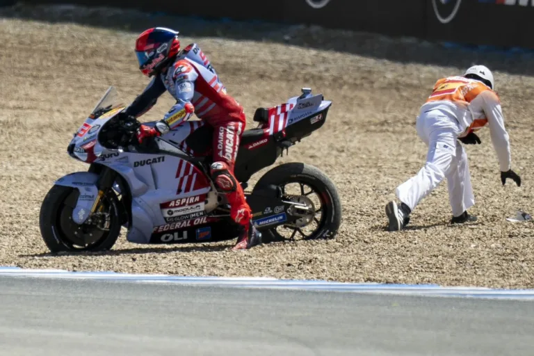 Láthatatlan jelenség okozta Marc Márquez és a többiek vesztét – le kellett volna állítani a futamot?