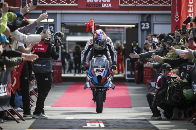 Redding szerint Razgatlıoğlu jobb versenyző nála, „sokkolóan” hatott rá a török pilóta teljesítménye