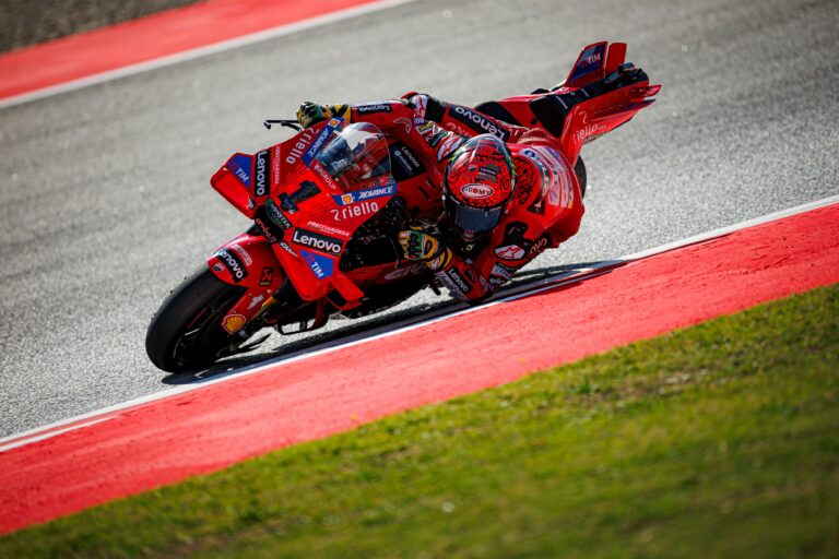 Bagnaia visszavágott Martínnak Montmelóban, Marc Márquez ismét a dobogóig zárkózott fel