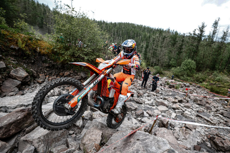 A címvédő győzelmével és magyar pontszerzéssel indult az idei hardenduro-világbajnokság