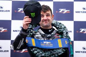 Man-szigeti TT, Michael Dunlop, Supertwin kategória, 1. futam, dobogó, 2024