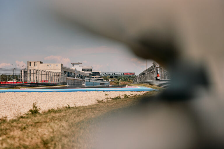 Ilyen egy kör a Balaton Park Circuiten MotoGP-géppel (videó)
