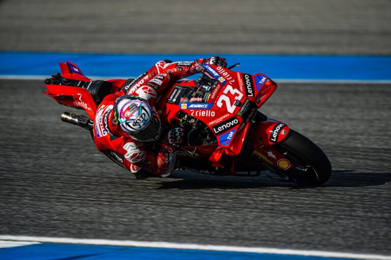 Bastianini használta ki Martín bevetődését, Bagnaia nem tudta tartani a lépést bajnoki riválisával