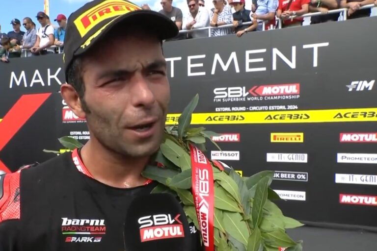 Petrucci könnyezve mondott köszönetet, miután a független pilóták között felért a csúcsra