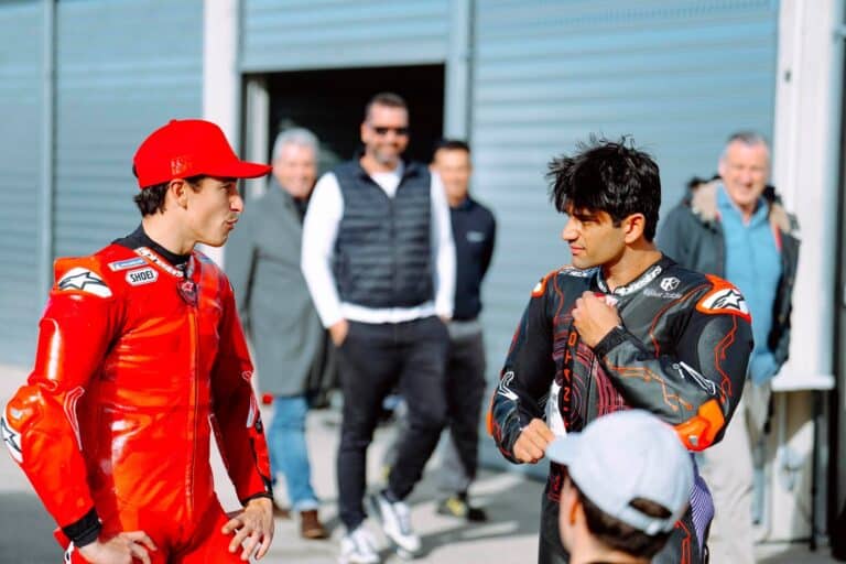 Hétfőn motorbemutató, szerdán teszt: Marc Márquez a szünetben sem lazsál!
