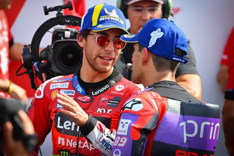Nem csak a motorozásé a világ: Martín a síelésbe, Bastianini a kosárlabdába kóstolt bele (videó, kép)
