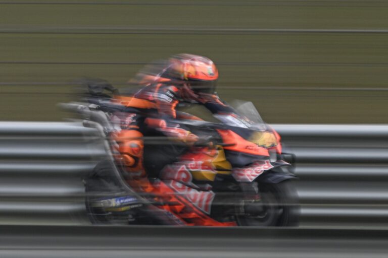 A KTM kezdett az élen, de nem ez volt a MotoGP-shakedown első napjának igazi meglepetése