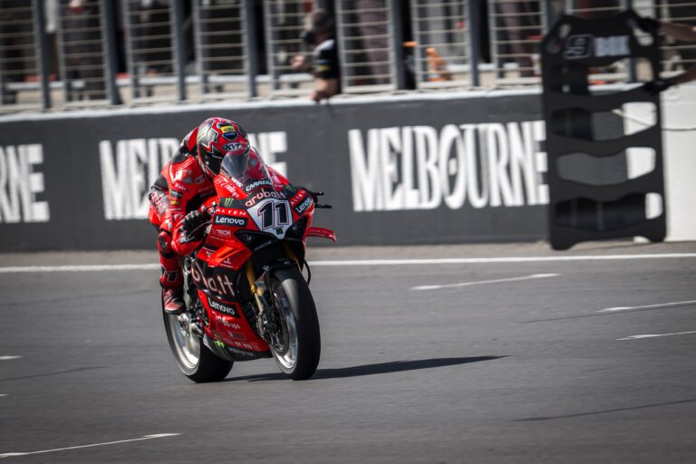 Razgatlıoğlu és Bautista is rögtön elszállt, Bulega a Superpole versenyt is könnyedén nyerte meg