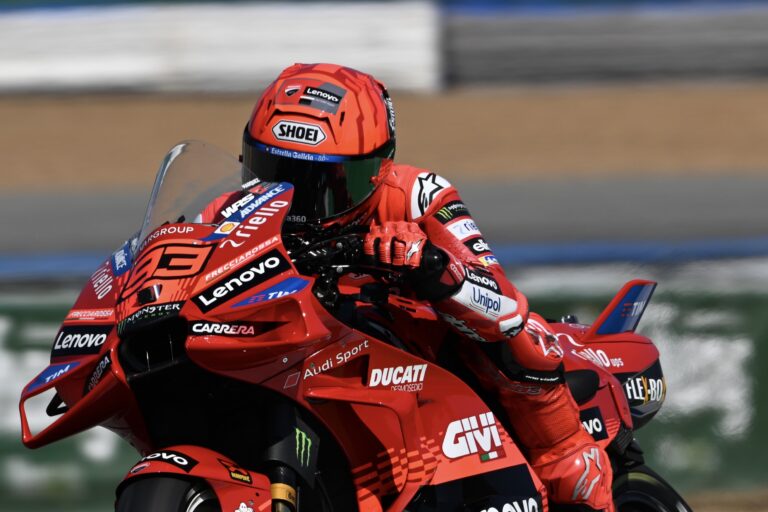 Marc Márquez a teszt első napjának végén robbantott, de neki és a Ducatinak is fájhat a feje