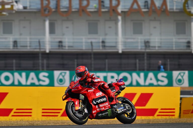 Marc Márquez simán nyert öccse és Bagnaia előtt, remek bemutatkozást hozott az idény első sprintje
