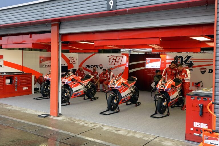 Éveket vesztegetett el az „arrogáns” Ducati korábbi versenyzője szerint