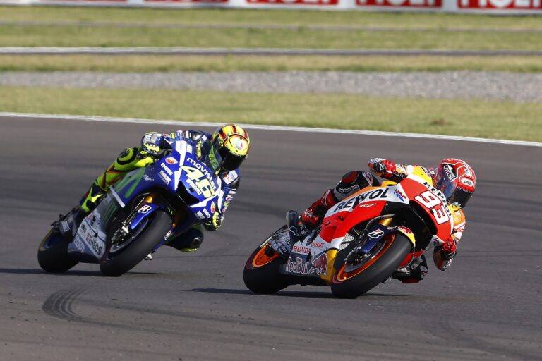 Út a MotoGP legnagyobb botrányához: 10 éve ütközött meg először Rossi és Marc Márquez