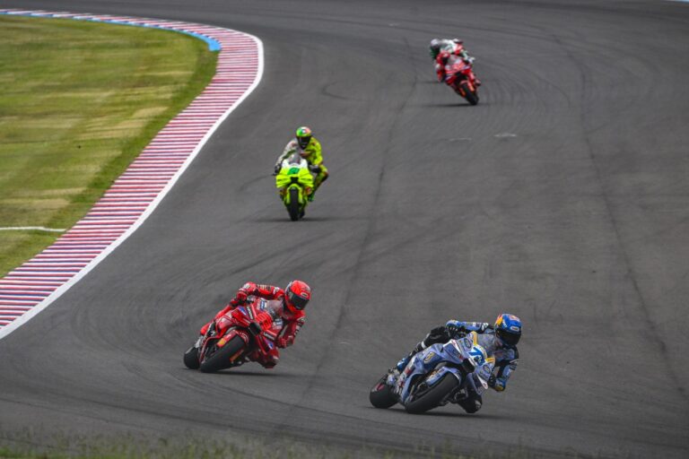 Rossi tanítványainak ugyanúgy segíteniük kell egymást, ahogyan azt a Márquez testvérek teszik?