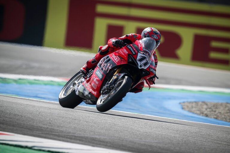 Bulega győzelme nem forgott veszélyben, Razgatlıoğlut még ketten legyőzték az első asseni futamon