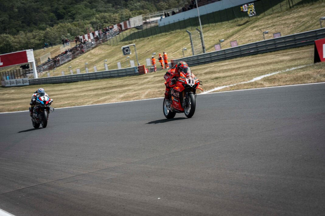 Superbike-vb, Nicolò Bulega, Ducati, Toprak Razgatlıoğlu, BMW, Most 2025, szombat