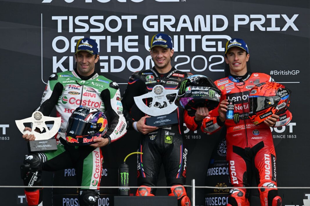 Marco Bezzecchi, Johann Zarco, Marc Márquez, Brit Nagydíj, 2025, vasárnap