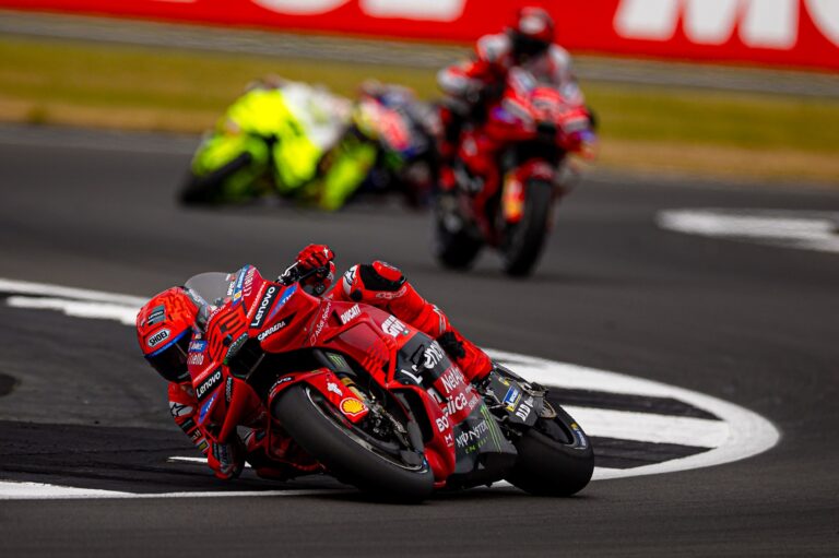 Márkatársa eloszlatta a gyanút Marc Márquez motorjáról 
