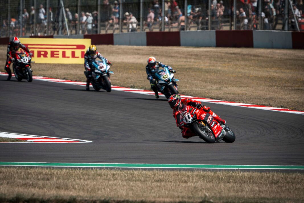 Nicolo Bulega, Ducati, Donington, 2025, szombat