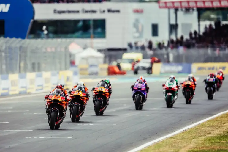 Két visszatérő mellett két szabadkártyás pilóta csatlakozhat a MotoGP-mezőnyhöz Barcelonában