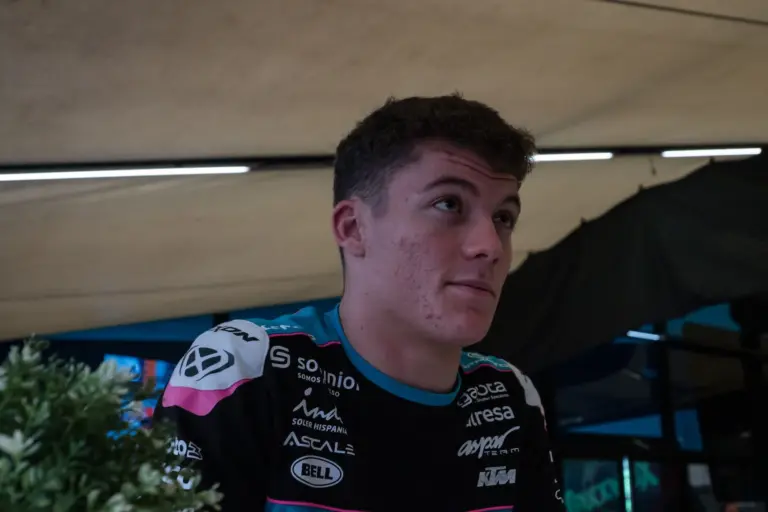 Marc Márquez mentalitása és a Moto2-be kerülés nehézségei – interjú Daniel Holgadóval