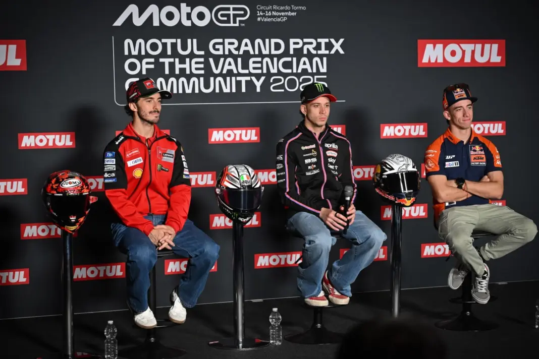 Francesco Bagnaia, Ducati, Marco Bezzecchi, Aprilia, Pedro Acosta, KTM, Valenciai Nagydíj, 2025, csütörtök