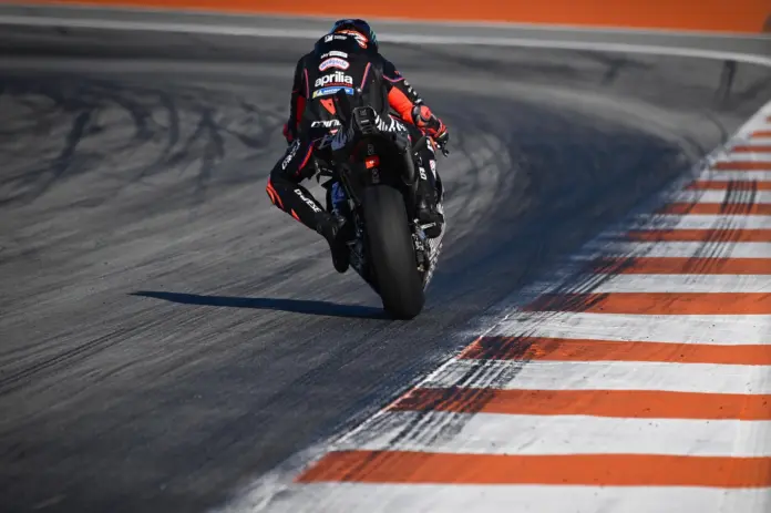 Marco Bezzecchi, Aprilia, 2025, Valencia, teszt