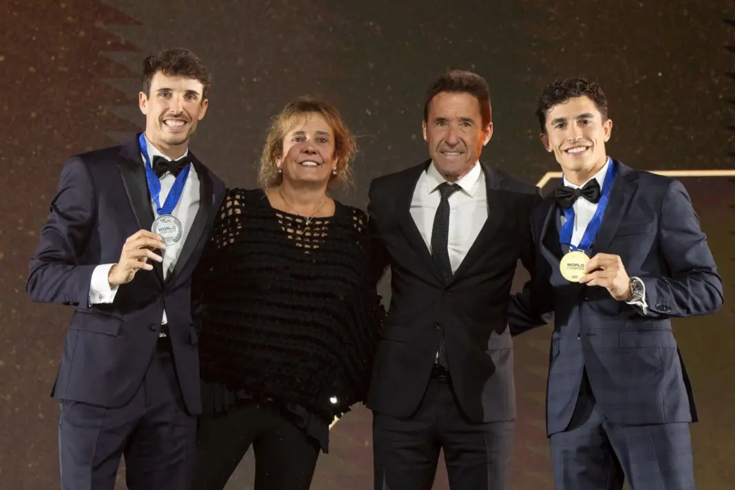 Marc Márquez és a családja, MotoGP, díjátadó ceremónia, 2025