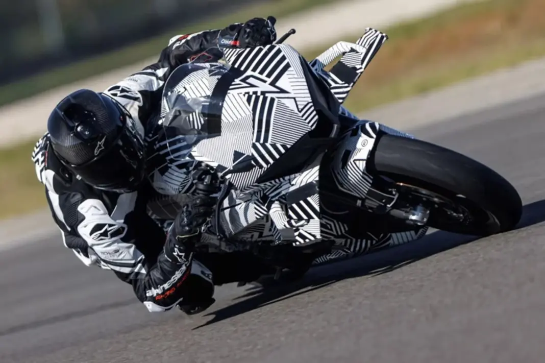 CFMoto V4SR-RR, 2025