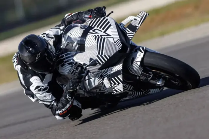 CFMoto V4SR-RR, 2025